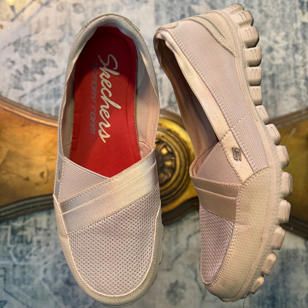 Skechers Women 8 Memory Foam Slip On Sneakers Beige Mesh Flats 22672 NAT